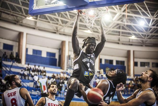 精彩进攻串联，一波几何轻松击败对手的简单介绍