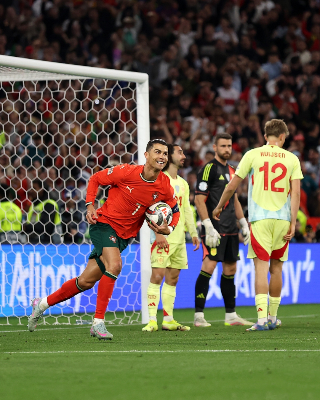 球队在国际赛场上取得了非凡的突破